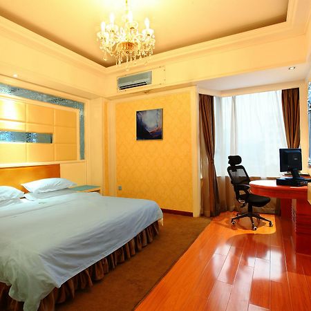 Bluesky Hotel Guangzhou Exteriör bild