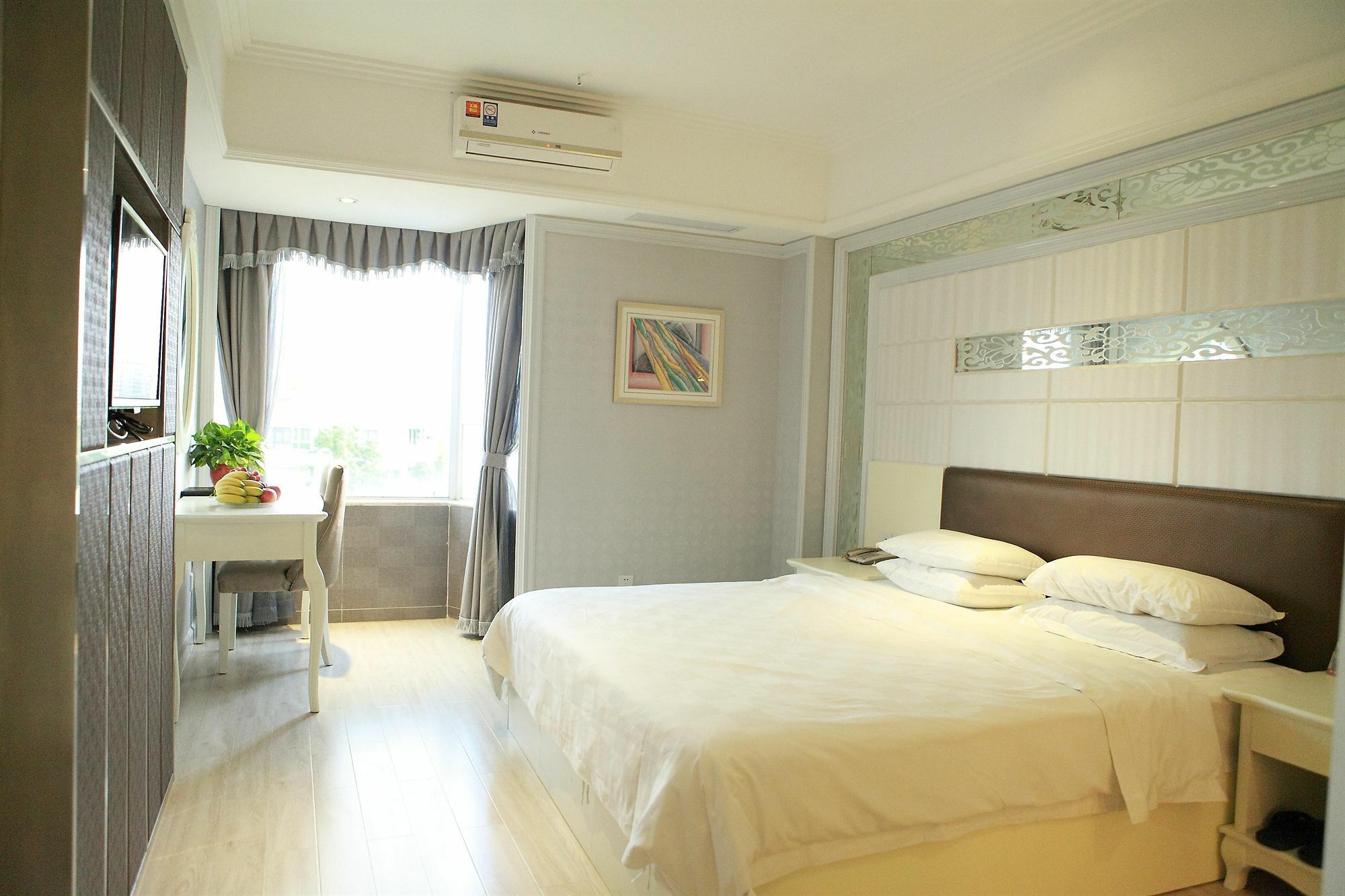 Bluesky Hotel Guangzhou Exteriör bild